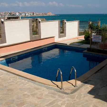Barex Family Hotel 3*
