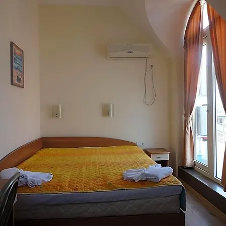Barex Family Hotel 3*