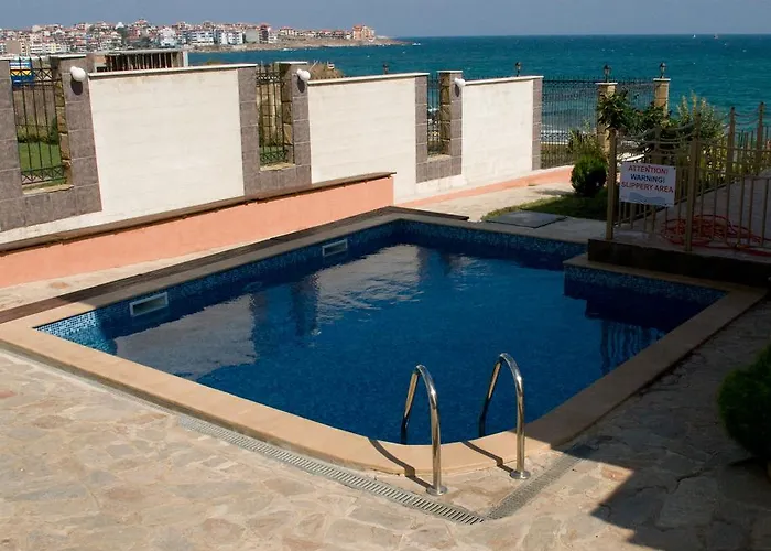 Barex Family Hotel 3*