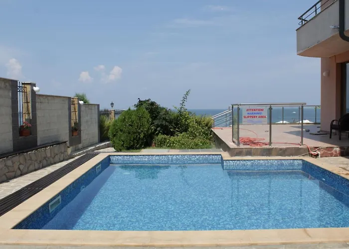 Barex Family Hotel 3*